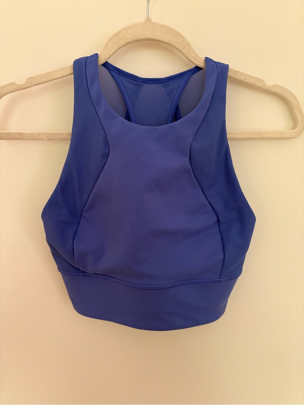 Lululemon- size 4 - High-Neck Sports Bra